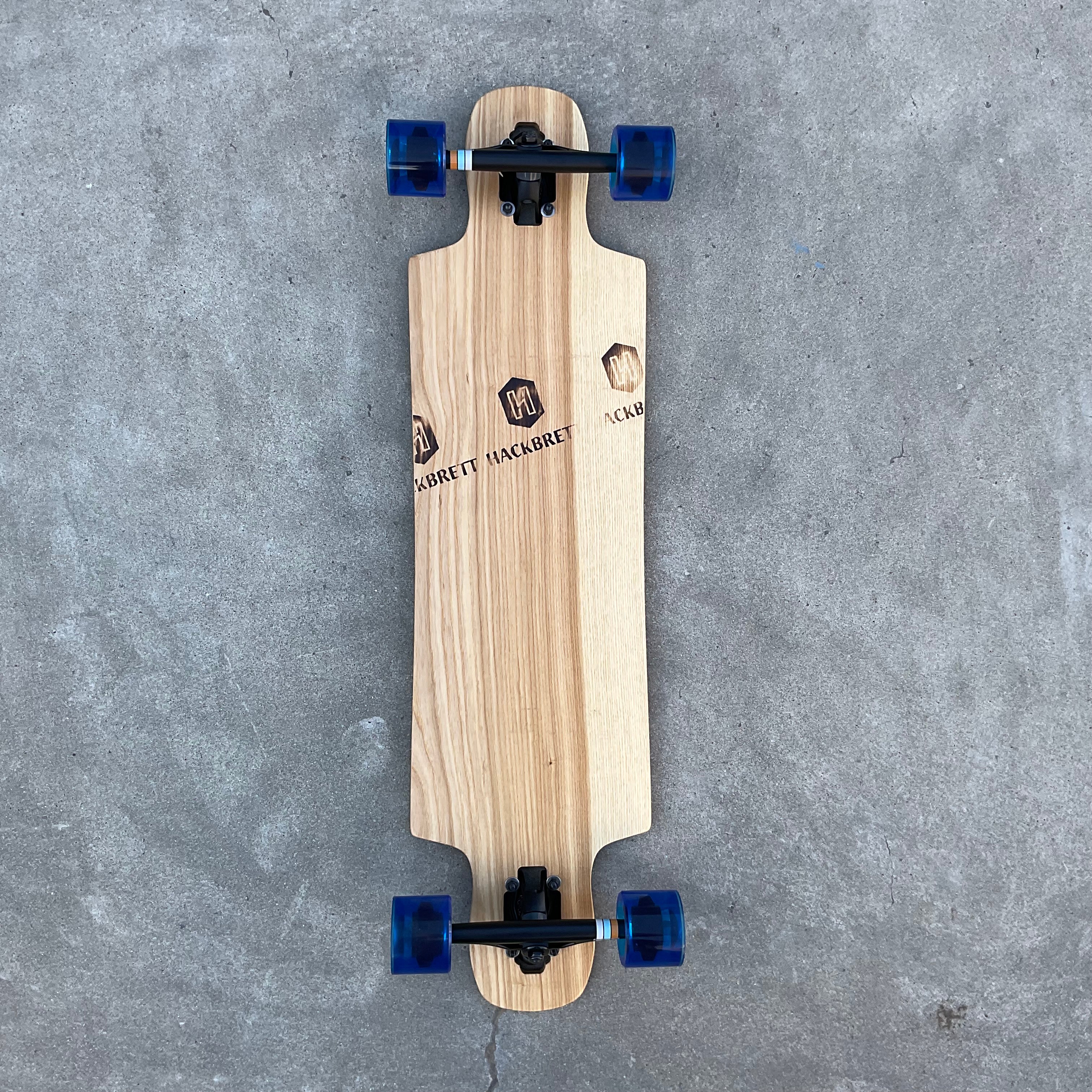 Hackbrett Tick, Trick und Track Einsteiger Longboards // Made in Freiburg layback-skateshop.myshopify.com Longboard Skateboard