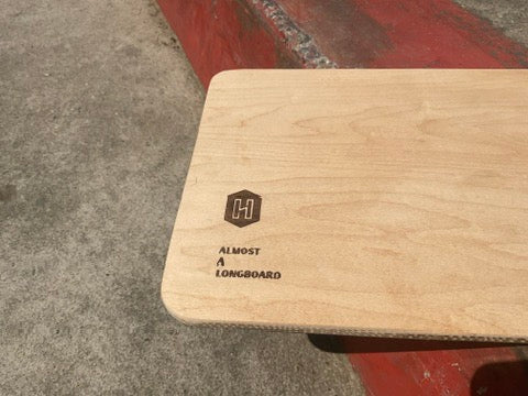 Hackbrett Schneidebrettchen Ahorn OldSchool Logo / Almost a Longboard