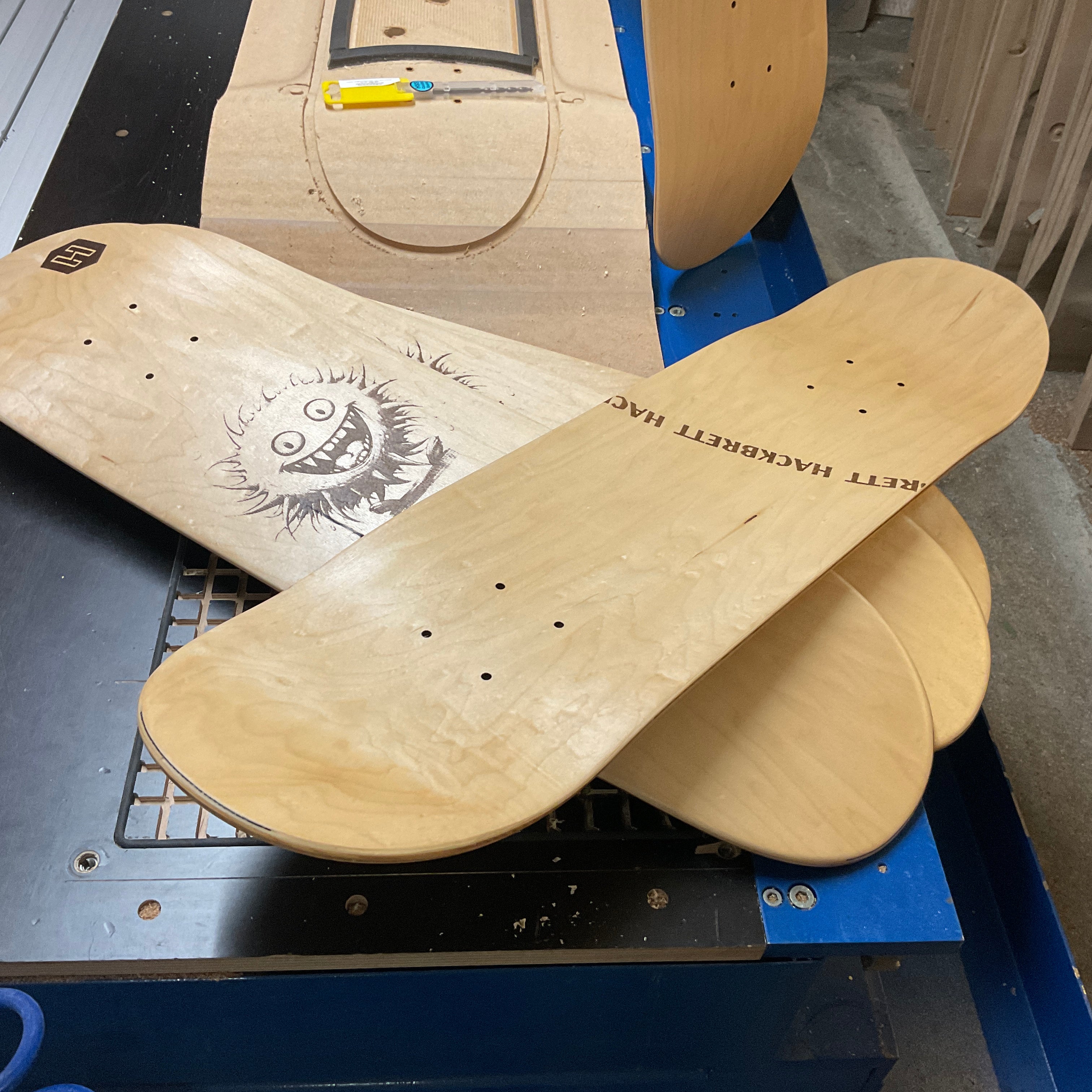 Hackbrett "Almas Keule" Ahorn V2 / Koronamonster