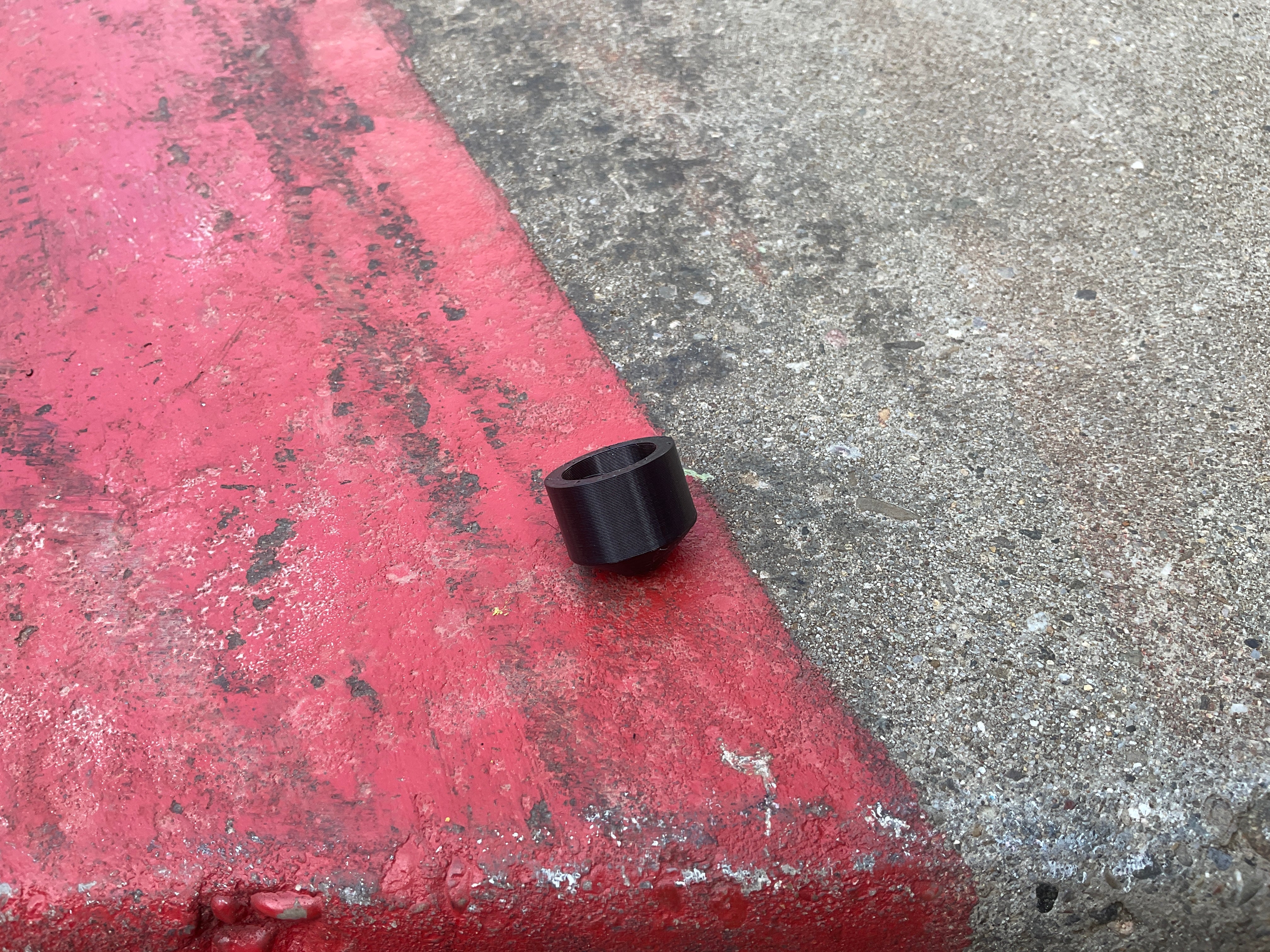 Layback Pivot Cup für Bear Grizzly 852, Grizzly 845 und Paris Trucks / schwarz