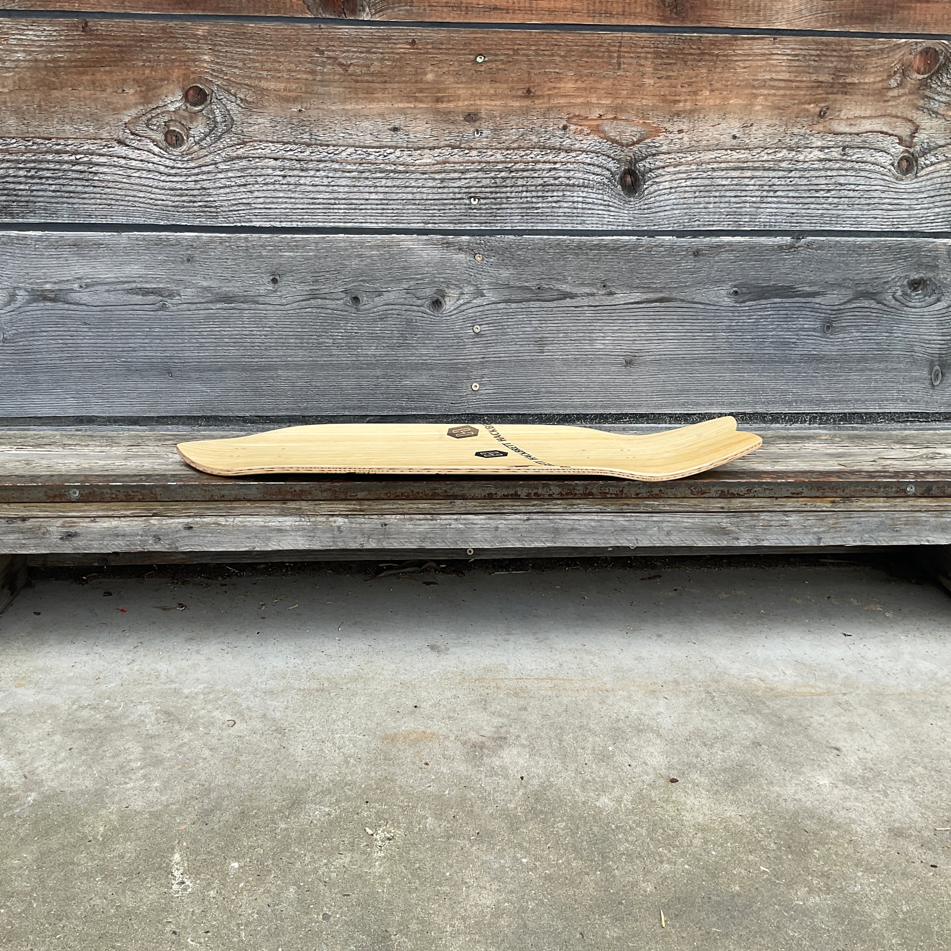 Hackbrett Surfskate 30.9“ Eiche hell / Wellenberge