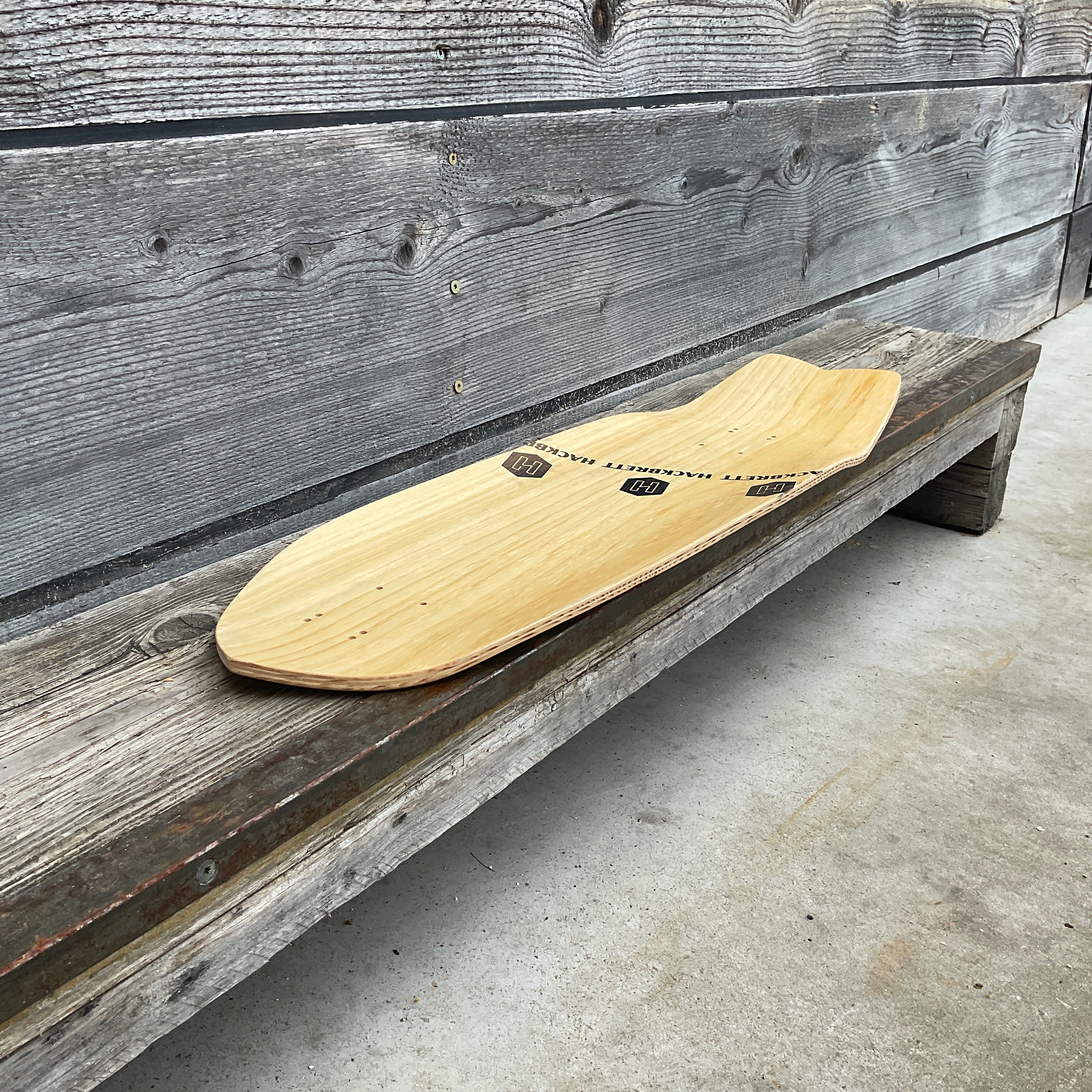 Hackbrett Surfskate 30.9“ Eiche hell / Wellenberge