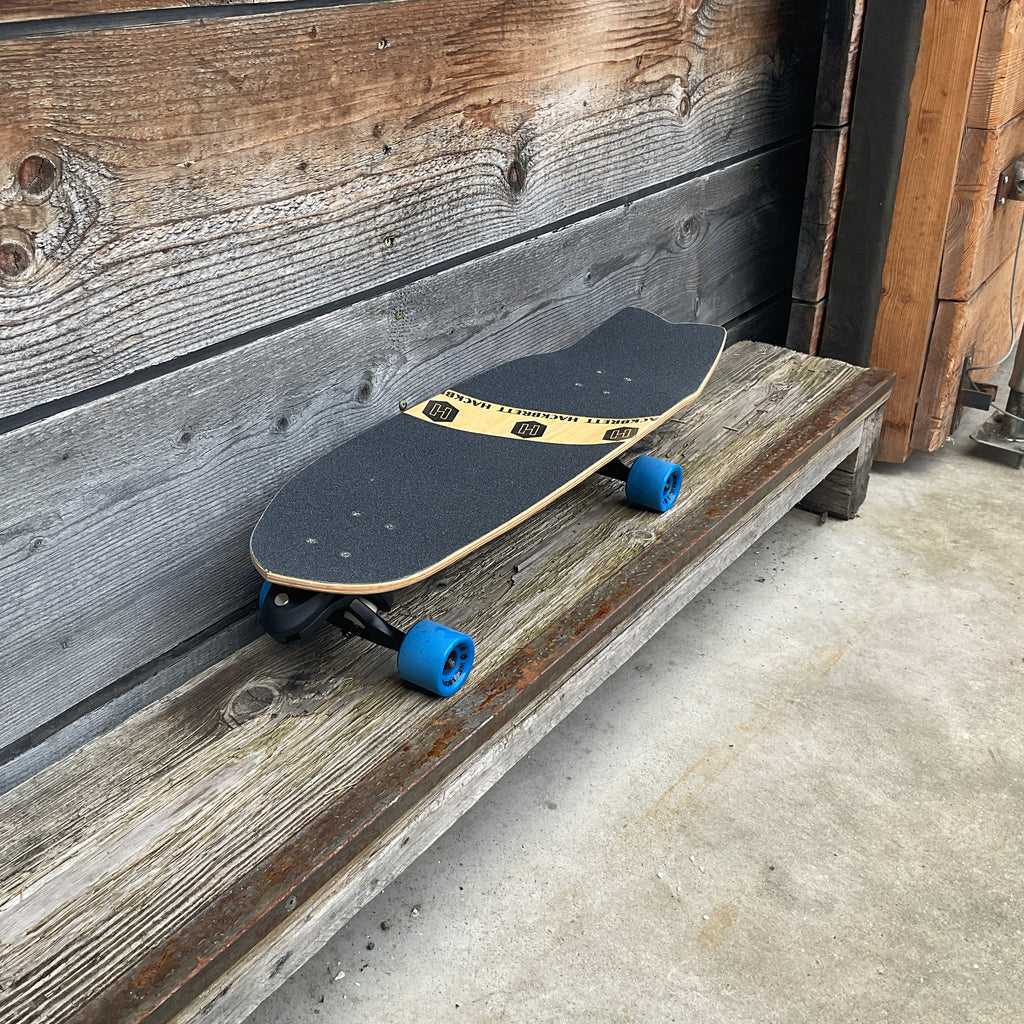 Hackbrett Surfskate 30.9“ Eiche hell / Wellenberge Komplettbrett mit Waterborne Achsen