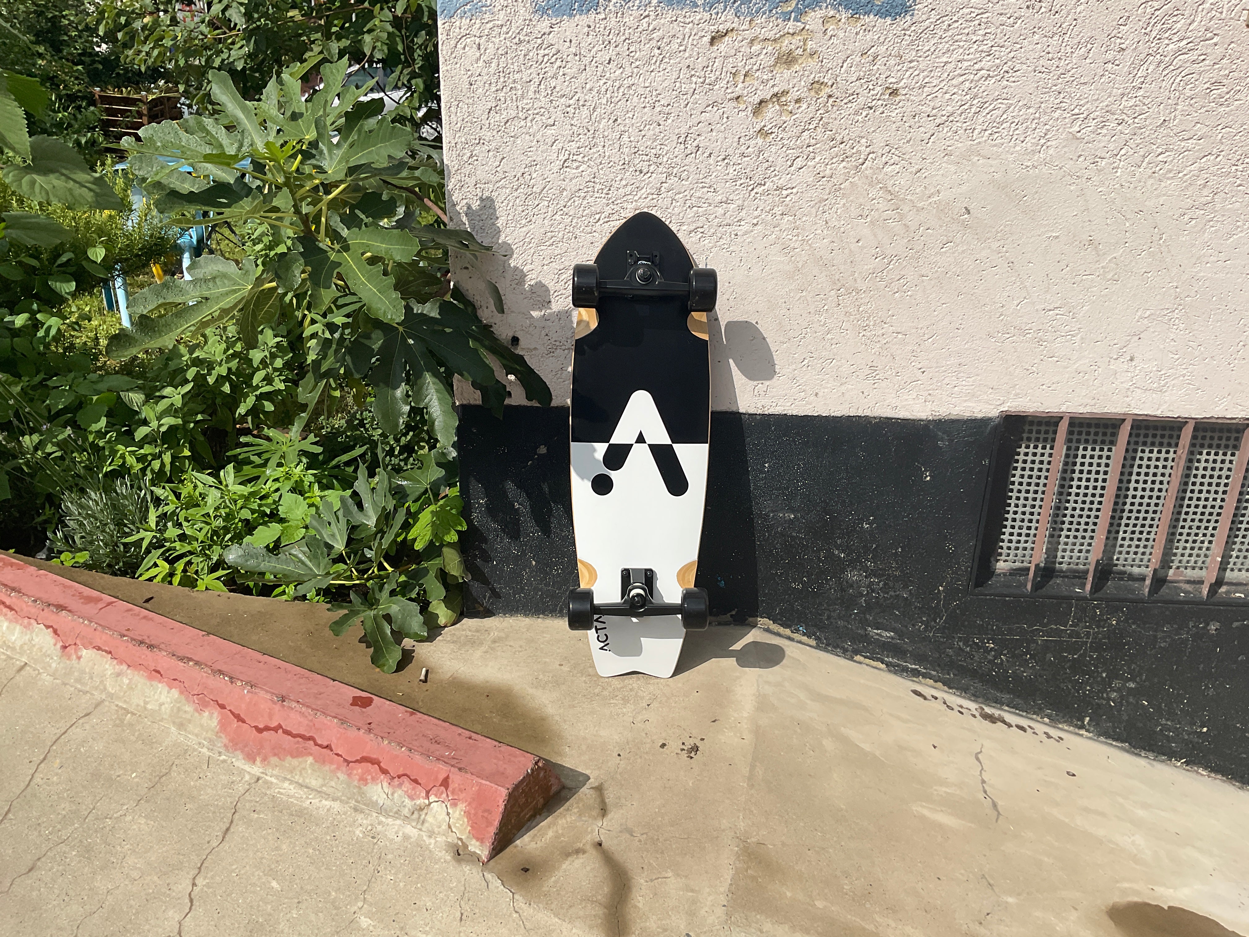 ACTA Surfskate Upside Down 32" Komplettbrett
