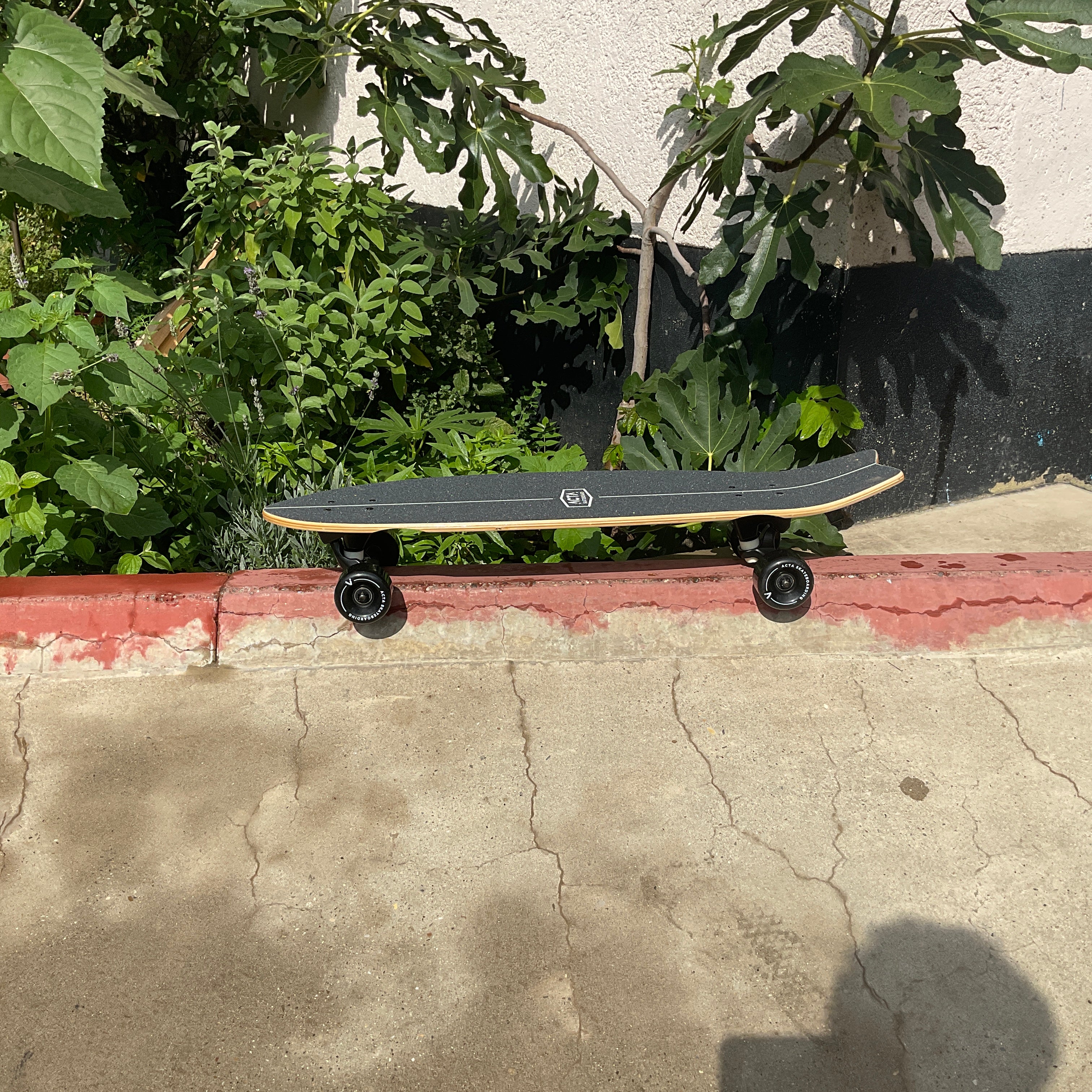 ACTA Surfskate Upside Down 32" Komplettbrett