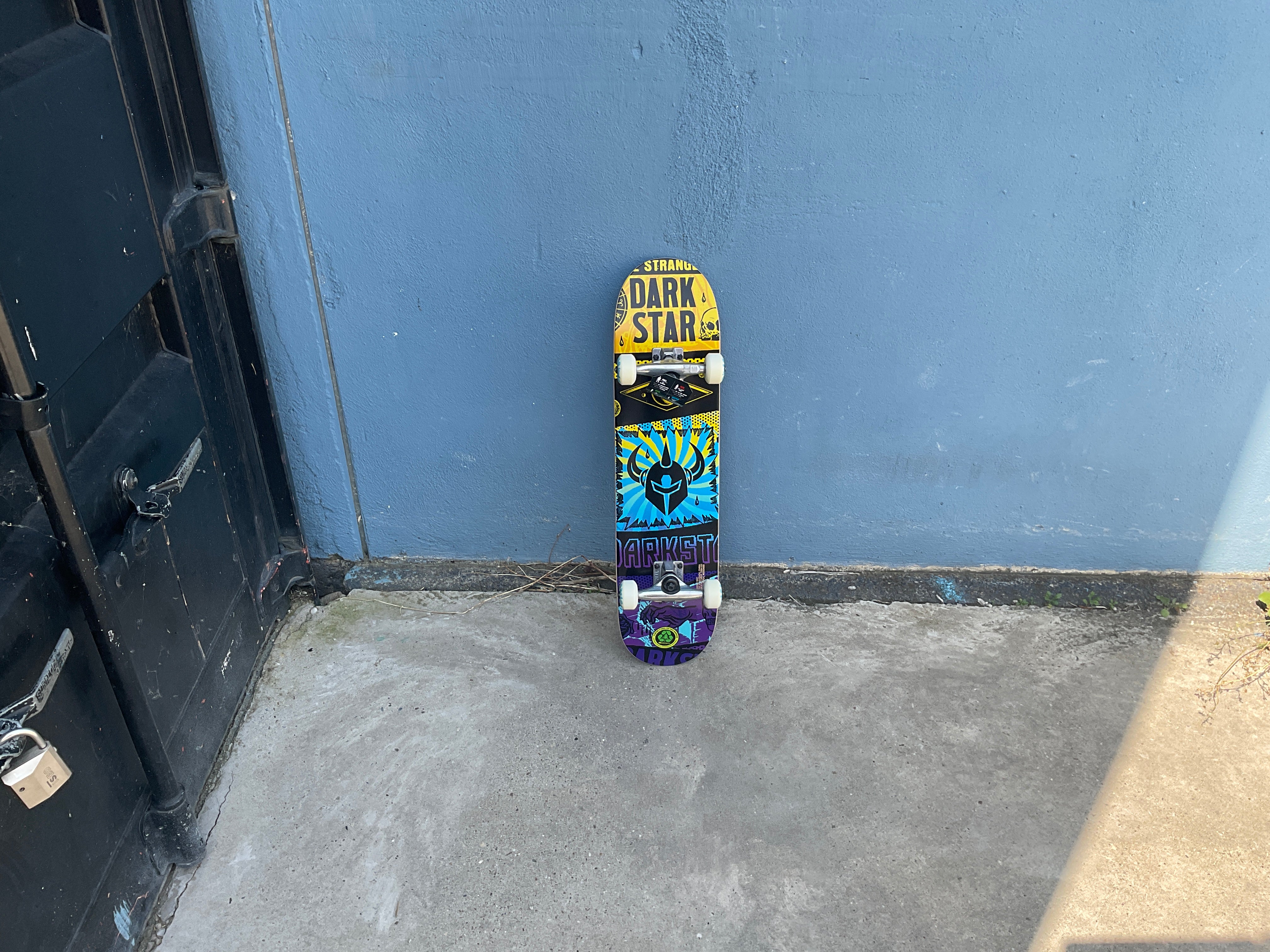 Darkstar Collapse Yellow/Purple 7,25x29,2" Kinderskateboard
