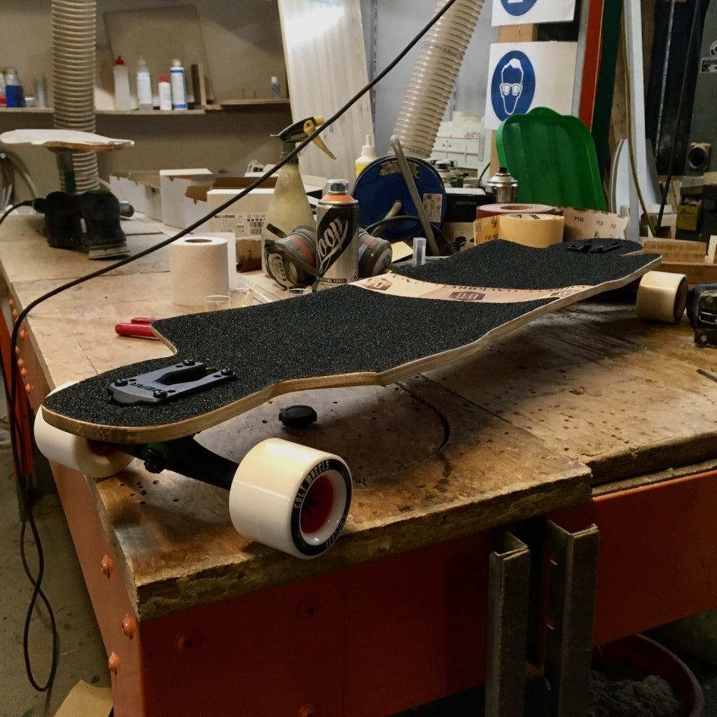 Hackbrett Höllental Waldapfel – Komplettbrett layback-skateshop.myshopify.com Longboard Skateboard