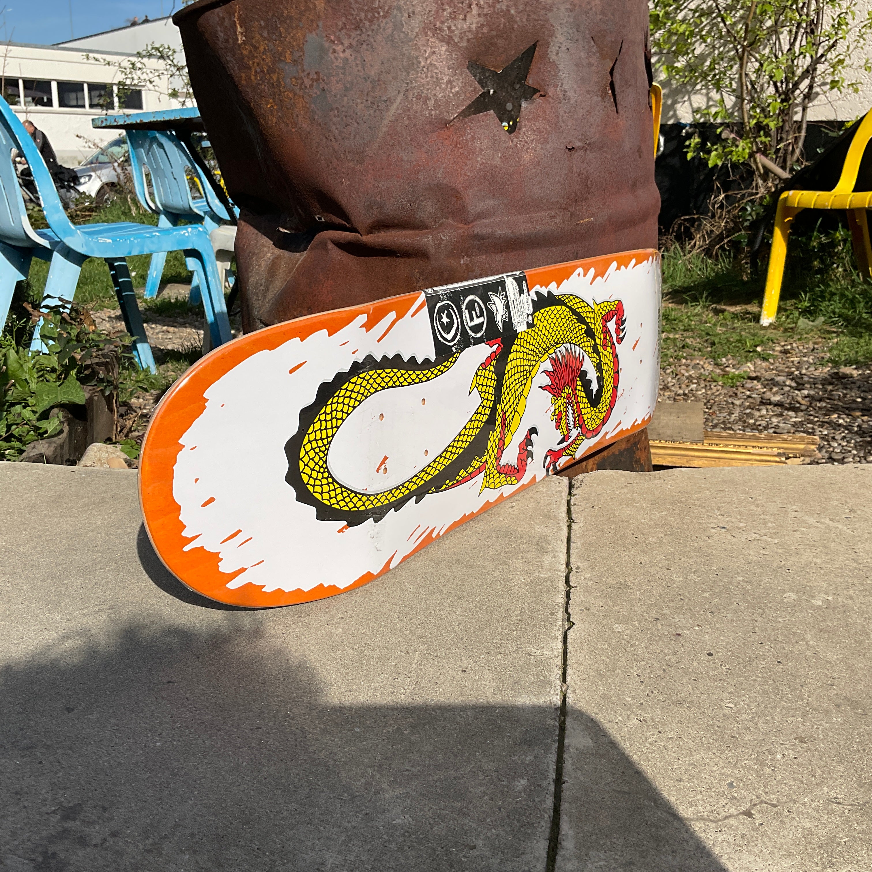Foundation Dragon white 8.13" x 31.95"