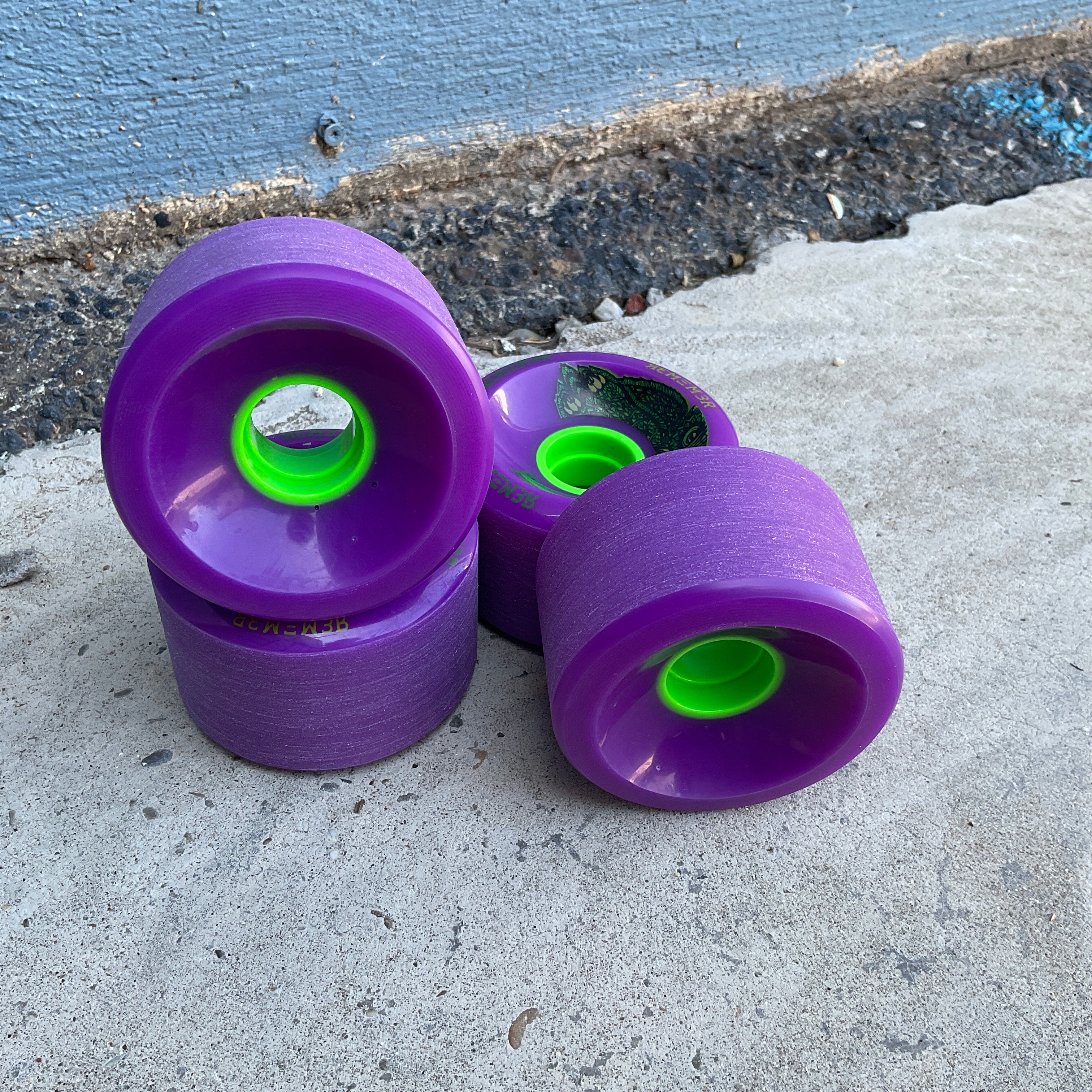 Remember Collective Hoot Wheels 70mm Purple 80a