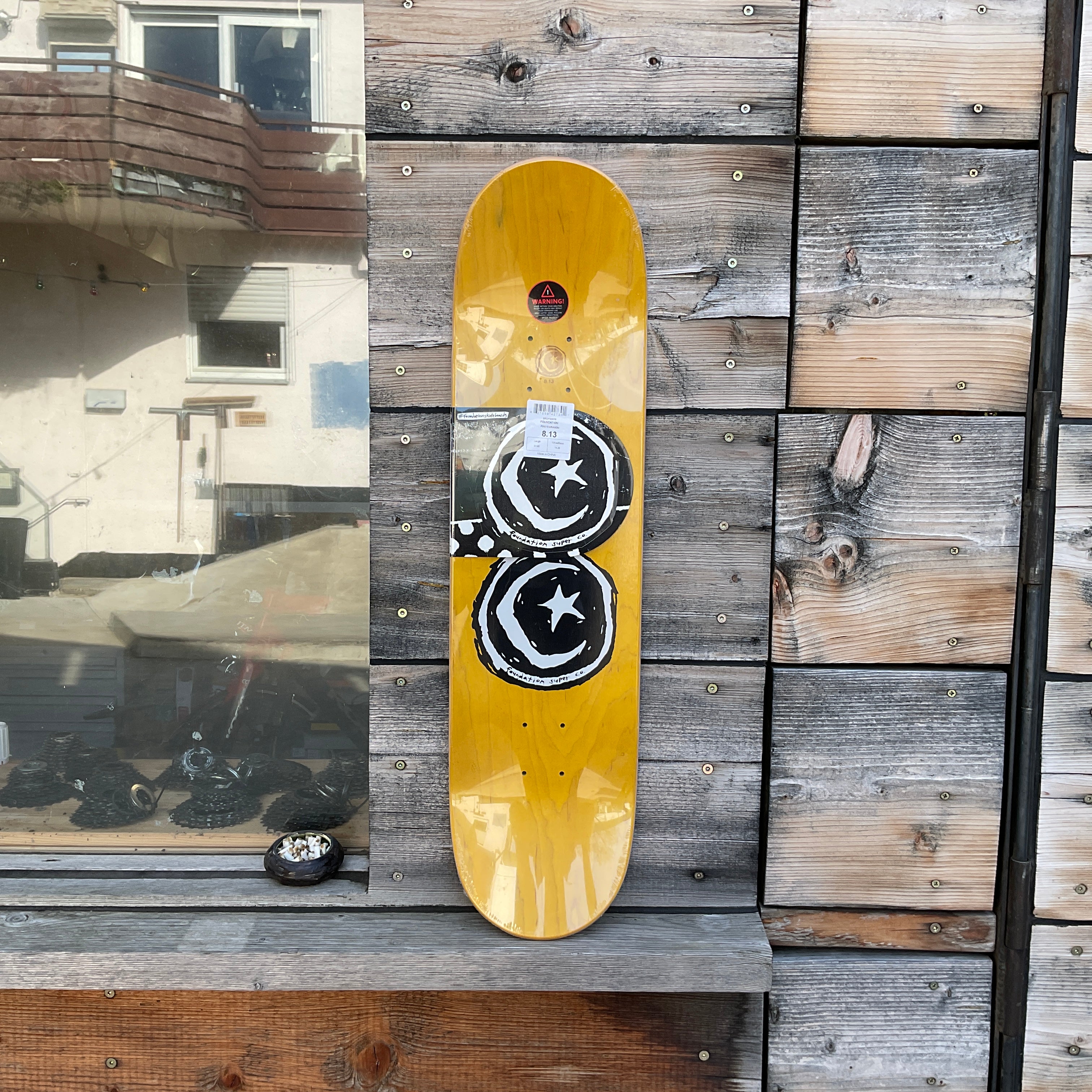 Foundation Dragon white 8.13" x 31.95"
